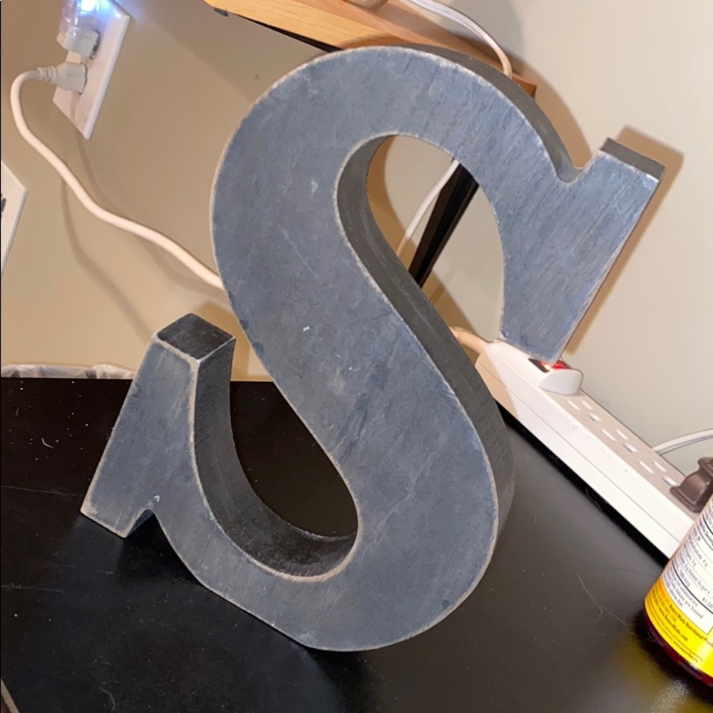 Decorative “S”